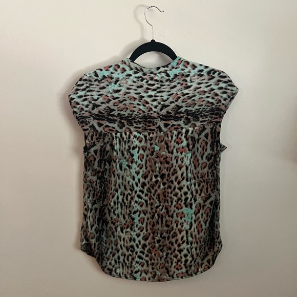 Lightweight business tops (3 in bundle! Women’s XS) - Picture 3 of 10